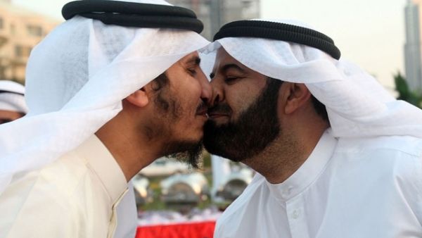  "تكون الأولوية في التعيين بالجيش للكويتيين، ثم من أبناء الكويتيات، ثم غير الكويتيين من حملة إحصاء 1965