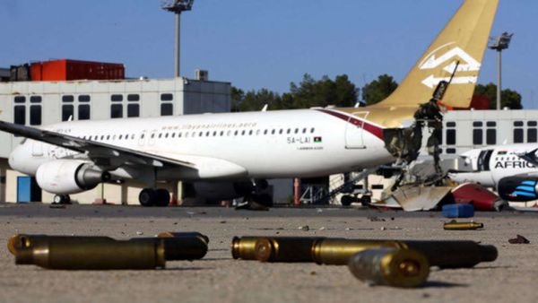 توقف حركة الطيران المحلية والدولية بمطار معيتيقة الدولي