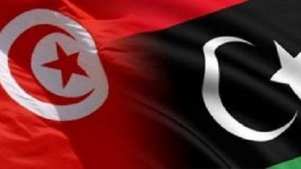 ترحيل 8 تونسيين للاشتباه بانتمائهم لتنظيم الدولة  الإسلامية “داعش”.