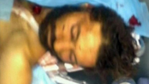 معتصم القذافي قتيلا 