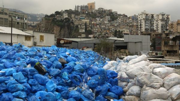 The government’s agreement comes as thousands of protesters gathered in Riad al-Solh Square in central Beirut demanding an end to the trash crisis. (File photo)
