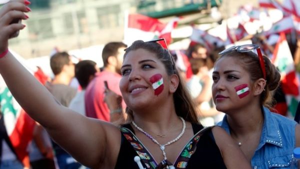 According to the Ericsson Consumerlab report, 68 percent of the Lebanese population own at least two or more connected devices. (The Daily Star/Khalil Hasan)