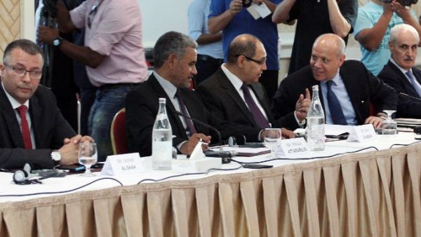 Libyan political leaders attend a UN-sponsored meeting of the Libya Dialogue committee on September 5, 2016 in the Tunisian capital, Tunis. (AFP/Stringer)