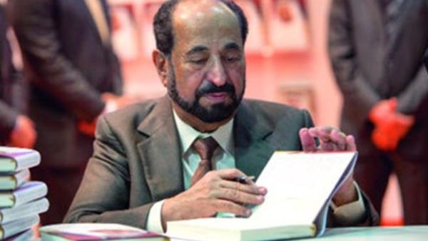 الشيخ سلطان القاسمي في معرض لندن للكتاب