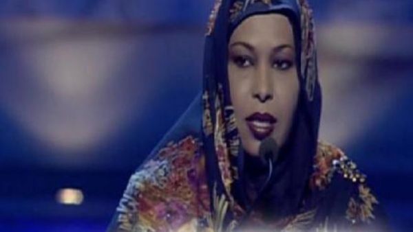 الشاعرة السودانية روضة الحاج
