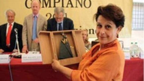 سيمونتا انجلو تفوز بجائزة بان الإيطالية