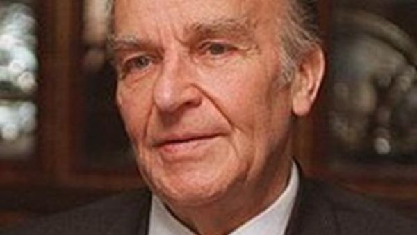 في ذكرى وفاته عزت بيجوفيتش "هروبي إلى الحرية" بالعربية