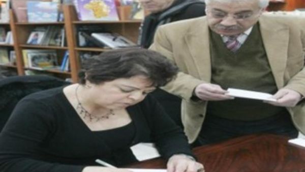 الروائية سوزان الراسخ توقع روايتها الجديد "عندما تنزف الذاكرة"