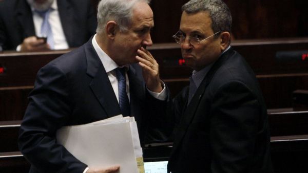 Ehud Barak (Right) with  Benjamin Netanyahu (Twitter)
