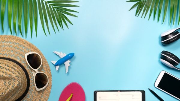When it comes to financing your trip, you can combine several options, such as using up some of your savings while exploring the advantages of financing and prudent use of credit cards or multi-currency cards. (Shutterstock)