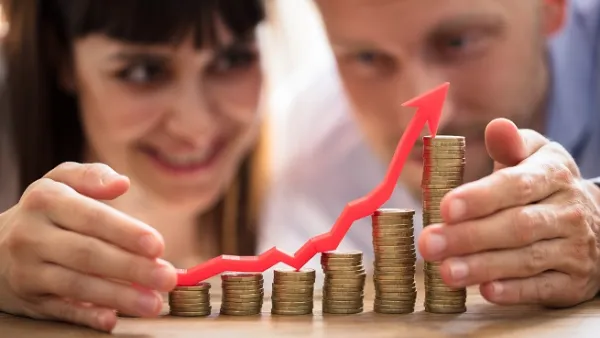 
Research shows that seven out of 10 couples say money causes tension in their relationship. (Shutterstock)