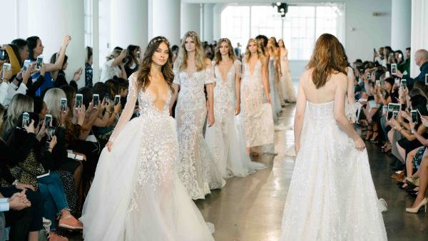 مجموعة Berta لفساتين الزفاف 2018 (http://www.berta.com)