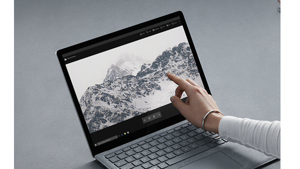 Surface Laptop.