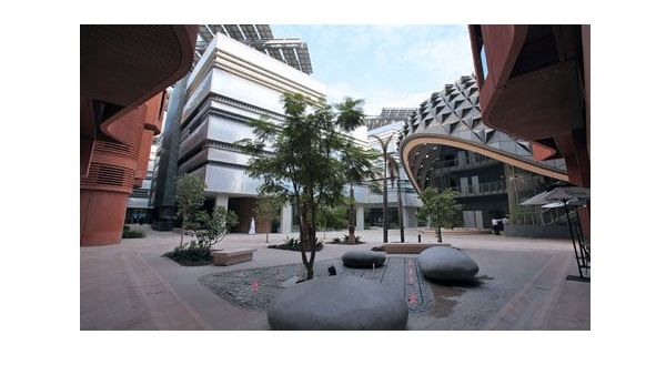 Masdar Park will host a two-day programme of workshops, games and displays on Friday, 2 February 2018, from 12pm-10pm.
