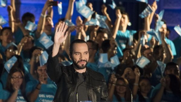 Salvadorean presidential candidate Nayib Bukele, of the Great National Alliance (GANA), waves at supporters. (AFP/ File)
