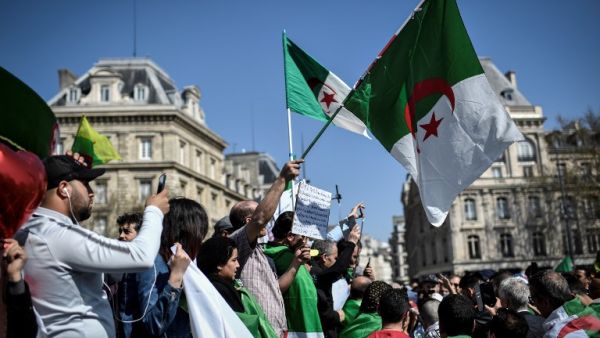 Protesters rally to demand an end to Algerian president Bouteflika's rule on March 31, 2019 at the Place de la Republique in Paris. (STEPHANE DE SAKUTIN / AFP)
