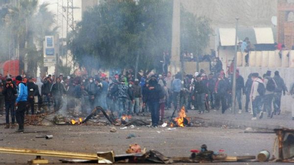 Tunisian security forces in Kasserine. (AFP /Mohamed Khalil)