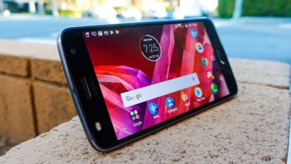 The newly-leaked Moto Z2. (Tbreak)