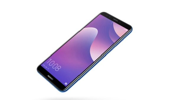 HUAWEI Y7 Prime 2018 fits the impressive 5.99-inch HD+ HUAWEI FullView Display into the 5.5-inch compact body which traditionally houses a 16:9 screen. HUAWEI Y7 Prime 2018 fits the impressive 5.99-inch HD+ HUAWEI FullView Display into the 5.5-inch compact body which traditionally houses a 16:9 screen.