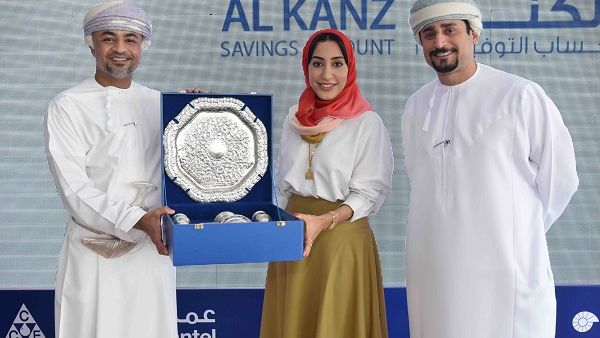 شهد سحب هذا الشهر فوز أربعة من سعداء الحظ بـ 25,000 ريال عُماني لكل منهم، بينما فاز ثلاثة آخرين بجائزة 100 ريال عُماني خلال السحب الفوري.