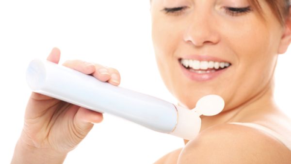 ظهور الحبوب والاحمرار على البشرة مشكلةً تواجهها معظمُ السَّيدات

