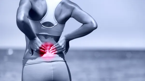 ينتج ديسك الظهر عن سلوكيات خاطئة يمارسها الإنسان كالجلوس الخاطئ 