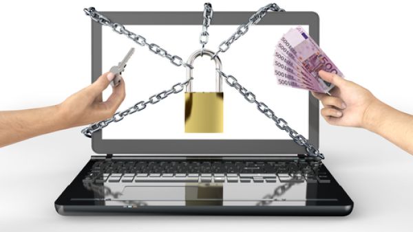 ابحث جيداً عبر الإنترنت عن اسمك أو عن عنوان الفيديو الذى قام المبتز بوضعه
