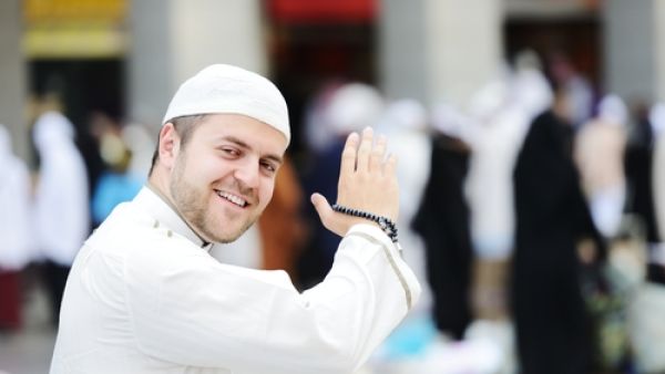 يجب الحصول على التطعيمات اللازمة من المراكز الصحية ضد الأمراض المعدية