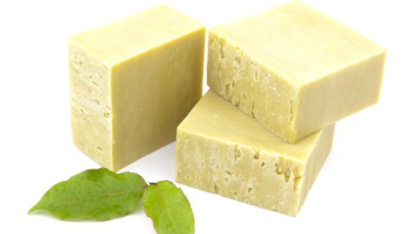 تتميّز عمليّة تصنيع صابون الغار بأنها سهلة وغير مكلفة