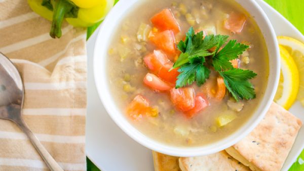 شوربة الفريكة بالدجاج منال العالم
