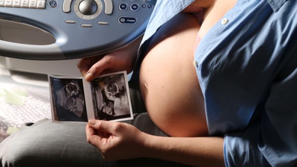 الحركة المستمرة للجنين تدلّ على أنّه ذكرٌ