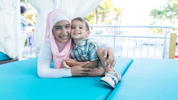 حاولي المباعدة بين زمن الوجبات لطفلك قبل رمضان بأسبوعين

