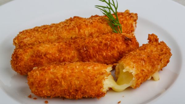 كرات الموتزاريلا المقلية