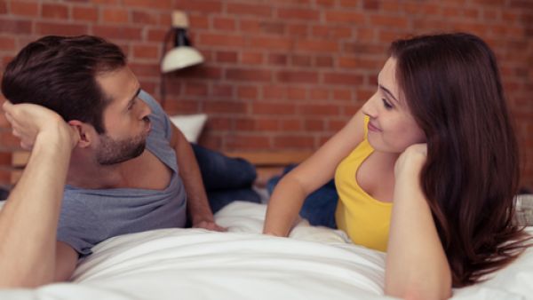 تمسّكي بأنوثتك عزيزتي فهي مفتاحك الأهم الذي سيجعل زوجك يذوب فيك

