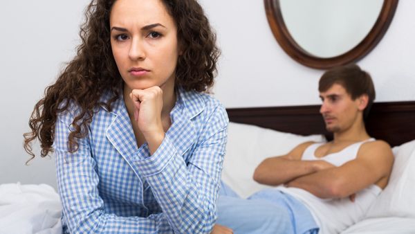 قد يحاول الرجل إحداث الفوضى وافتعال الشجار مع زوجته عن عمد