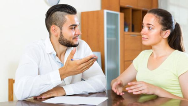على الزوجة أن تكون صريحة فيما يتعلق بعلاقتها الحميمية مع زوجها
