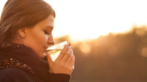 يكون الاكتئاب عادةً عند النّساء بنسبة أكبر من الرّجال