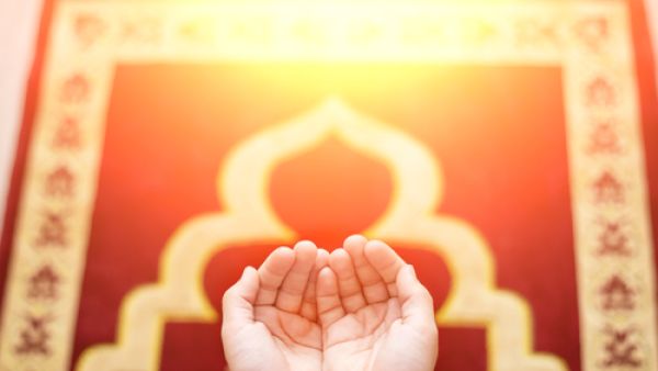 رمضان شهر الرحمة والغفران والعتق من النار