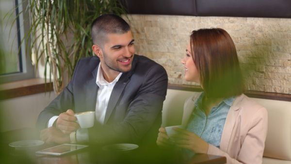 حين تشعرين بالرضا عن نفسكِ إن أُخِذتِ بمعزل عن الشريك
