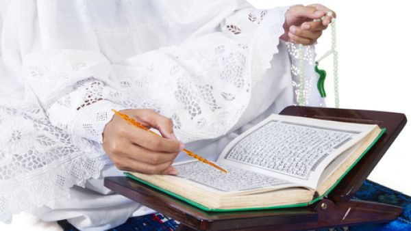 صلي ركعتي الشروق لتكتب لك حجة وعمرة 