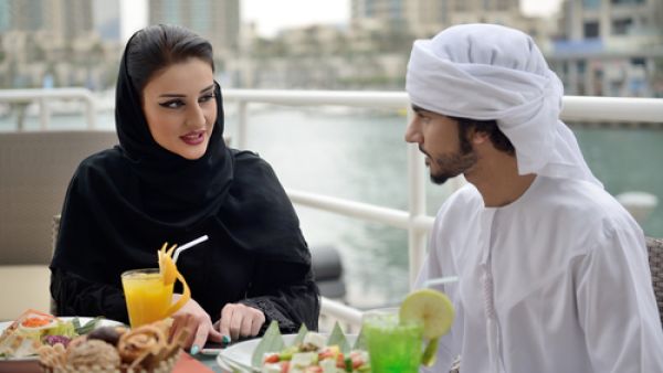 من الأخطاء الغذائية عند الناس الإكثار من تناول الأغذية عالية السكريات 