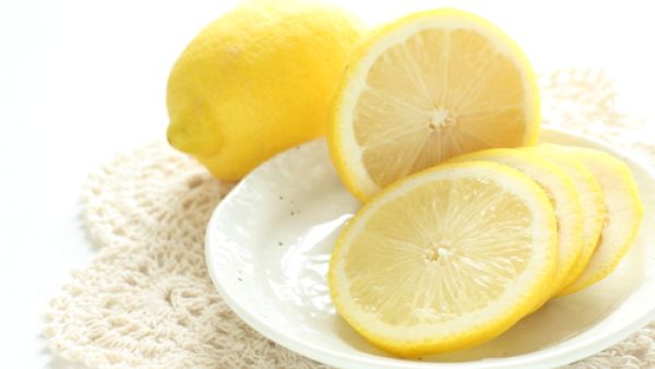  يستخدم لعلاج حب الشباب وتنظيف البشرة بعمق