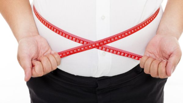 يحتار الرجال لعدم تغلبهم على الشحوم الزائدة وخاصة في منطقة البطن

