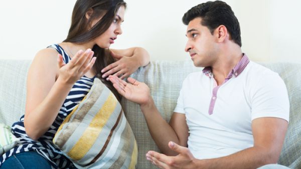 لا للشراسة في الحوار ولا للتقليل من قيمة الزوج وإياكِ من جرح شعوره

