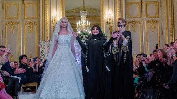 مجموعة المصممة العالمية منى المنصوري لعام 2017