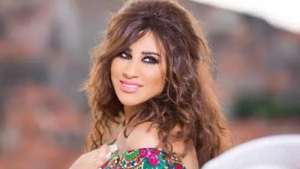 عُرفت نجوى بحبّها للفساتين، وبخاصة الفساتين ذات القصات الكلاسيكيّة
