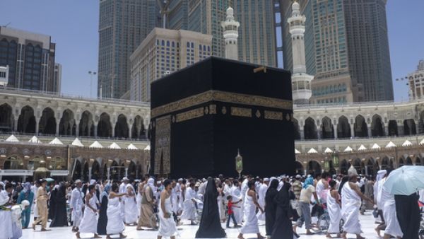 لا تختلف العمرة في رمضان من حيث كيفية أدائها عن العمرة في الشهور الأخرى
