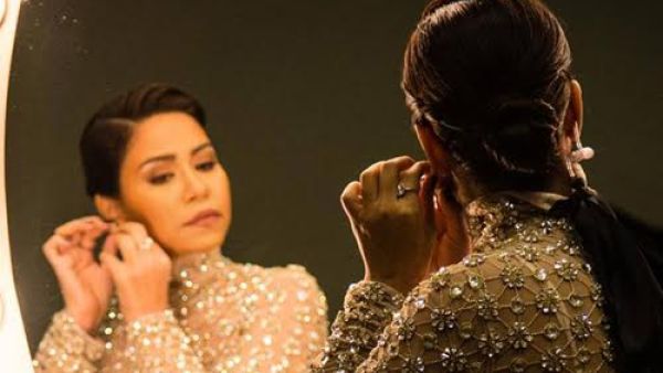 شيرين عبد الوهاب تتمتع بأناقة ملفتة للغاية في برنامج "مع شيري"