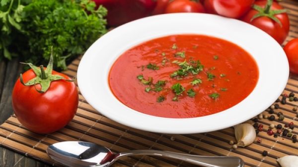 
طريقة عمل شوربة الطماطم
