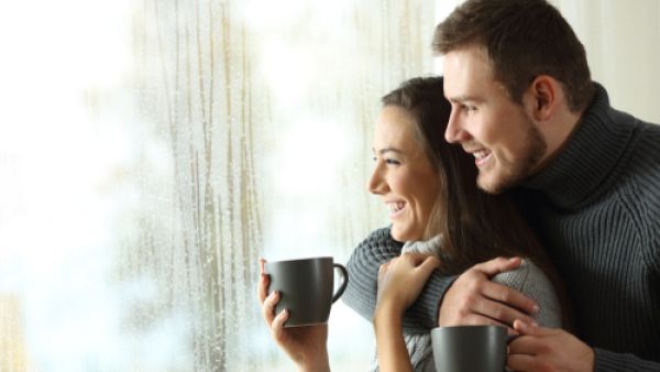 أعشق الشتاء، لأن المطرَ دائماً يشعرني بالطمأنينة 